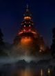 4k影视新上线科幻大片封面，未来都市夜景霓虹灯光璀璨画面震撼